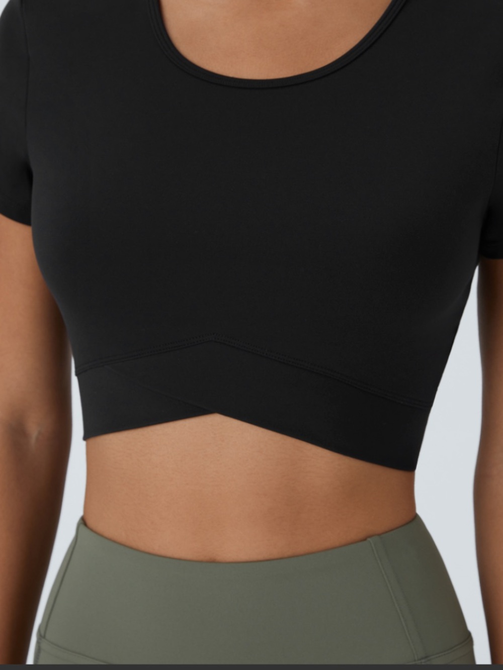 🔹 Halara Cropped Athletic Top Size Small Green - Picture 3 of 5